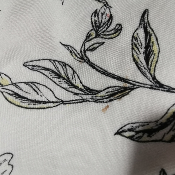 Unique Guess Strappy Shirt - Picture 5 of 7